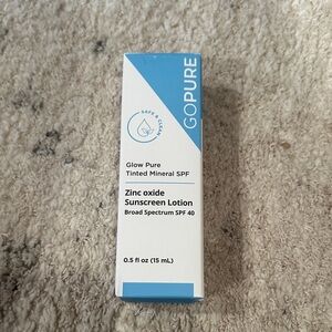 Glow Pure Tinted Mineral SPF Lotion - Blue and White